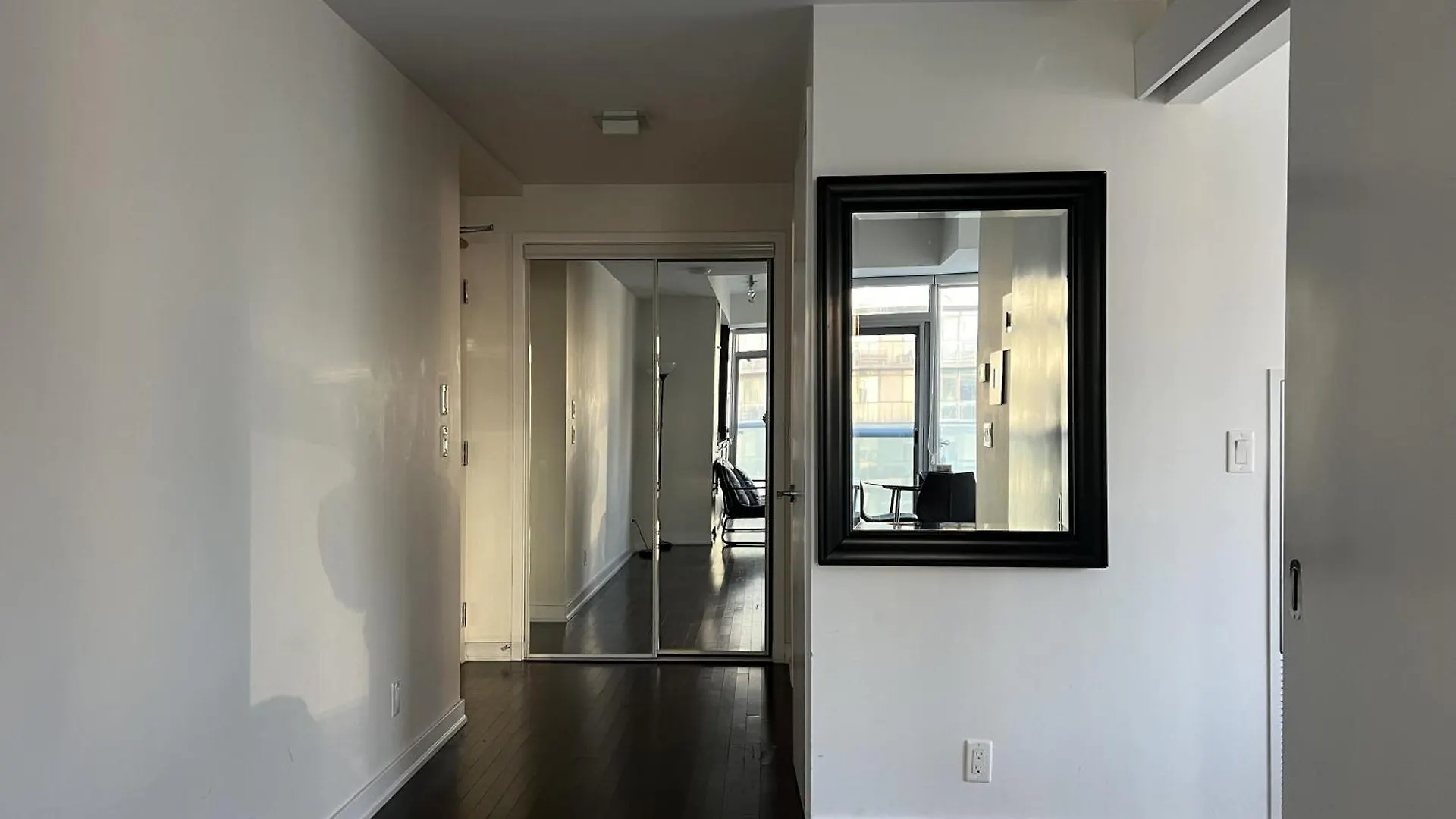 Grand Royal Suites Toronto 0*,