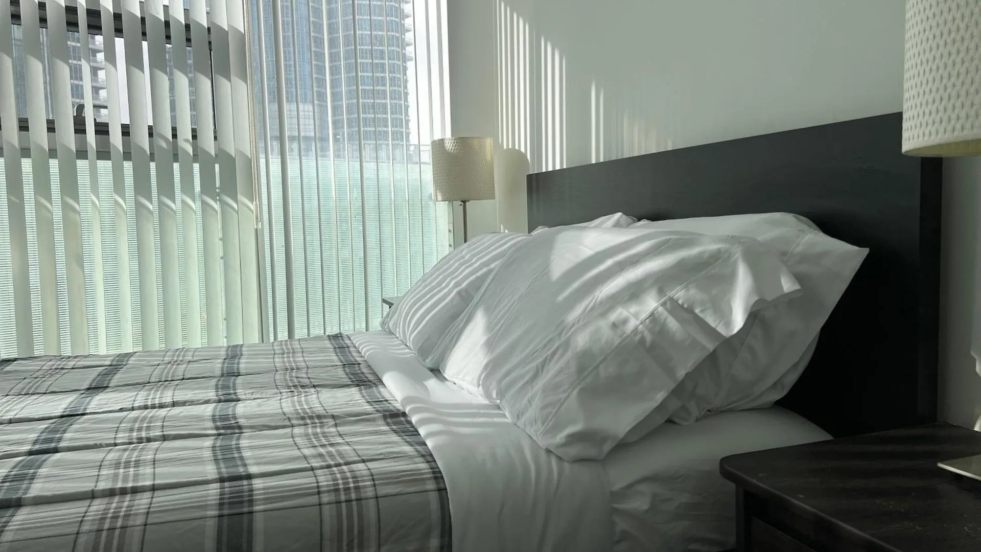 Grand Royal Suites Toronto 0*,